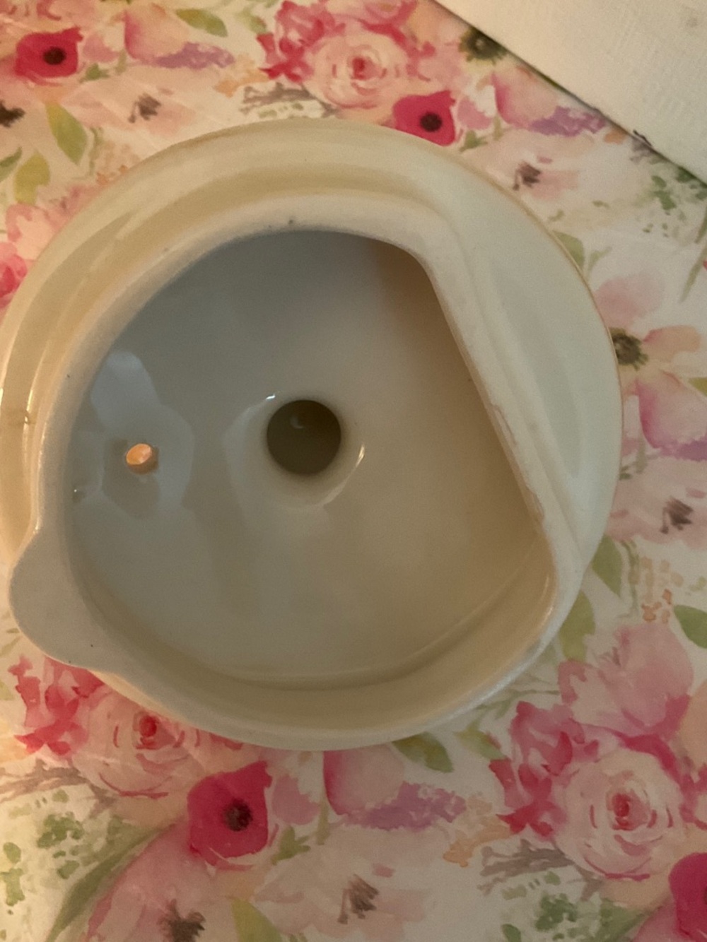 Classic White English Teapot - Picture 7 of 12